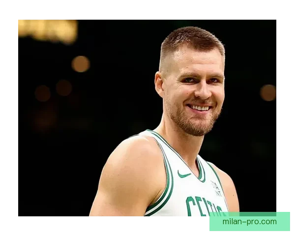 勇士25次失误惨败活塞追梦零分意外撞到女球迷波尔津吉斯伤退得5分