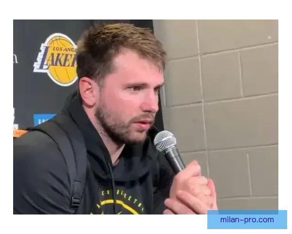 海斯谈防守责任与东契奇复出挑战 强调禁区防守与避免再次吃T