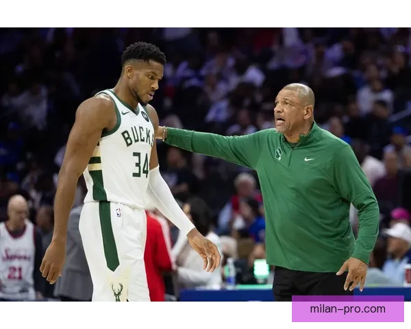 字母哥谈球队管理：领袖作用助力边缘球员保持积极心态传递正能量